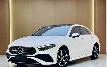 Mercedes-Benz A-Класс, 2023 год, 1 705 500 рублей, 2 фотография