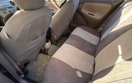 Toyota Platz, 2000 год, 300 000 рублей, 4 фотография