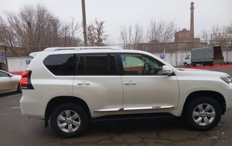 Toyota Land Cruiser Prado 150 рестайлинг 2, 2022 год, 6 500 000 рублей, 3 фотография