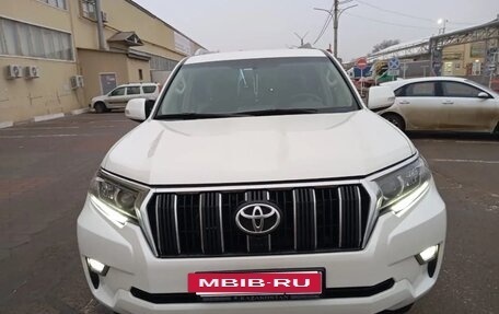 Toyota Land Cruiser Prado 150 рестайлинг 2, 2022 год, 6 500 000 рублей, 4 фотография