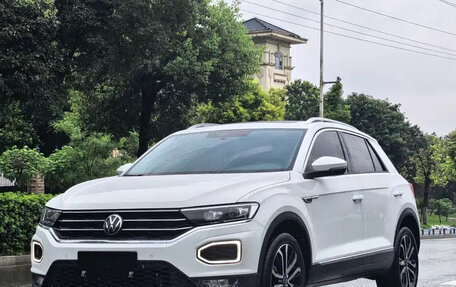 Volkswagen T-Roc I, 2023 год, 1 480 000 рублей, 1 фотография
