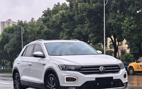 Volkswagen T-Roc I, 2023 год, 1 480 000 рублей, 3 фотография