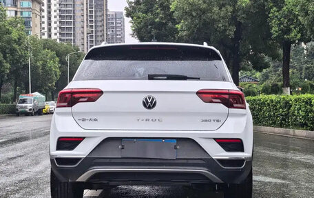 Volkswagen T-Roc I, 2023 год, 1 480 000 рублей, 16 фотография
