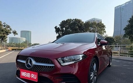 Mercedes-Benz A-Класс, 2021 год, 1 800 000 рублей, 1 фотография