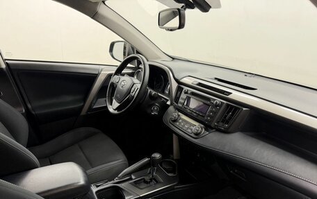 Toyota RAV4, 2018 год, 2 600 000 рублей, 12 фотография