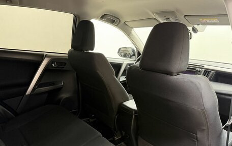 Toyota RAV4, 2018 год, 2 600 000 рублей, 13 фотография