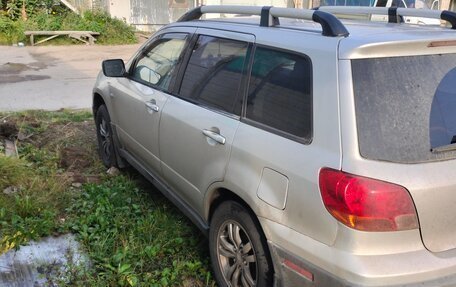 Mitsubishi Outlander III рестайлинг 3, 2003 год, 496 000 рублей, 4 фотография