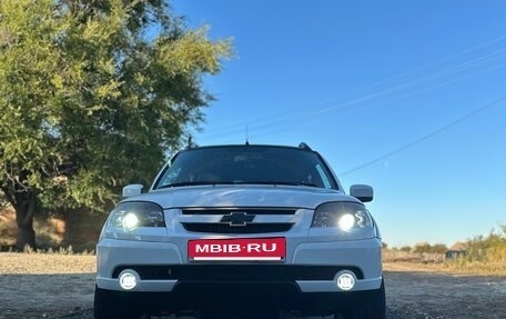 Chevrolet Niva I рестайлинг, 2018 год, 900 000 рублей, 5 фотография