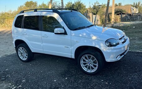 Chevrolet Niva I рестайлинг, 2018 год, 900 000 рублей, 19 фотография