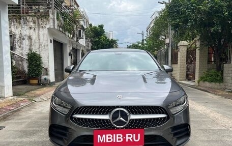 Mercedes-Benz A-Класс, 2022 год, 1 780 000 рублей, 2 фотография