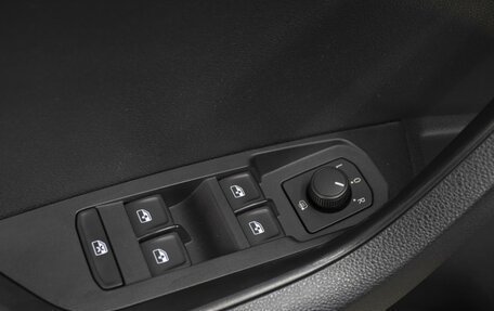 Skoda Karoq I, 2020 год, 2 350 000 рублей, 16 фотография