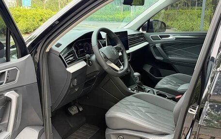 Volkswagen Tiguan II, 2023 год, 2 350 000 рублей, 6 фотография