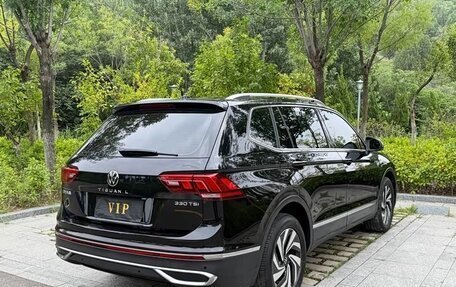 Volkswagen Tiguan II, 2023 год, 2 350 000 рублей, 5 фотография