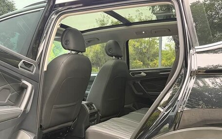Volkswagen Tiguan II, 2023 год, 2 350 000 рублей, 8 фотография