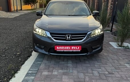 Honda Accord IX рестайлинг, 2013 год, 1 650 000 рублей, 4 фотография