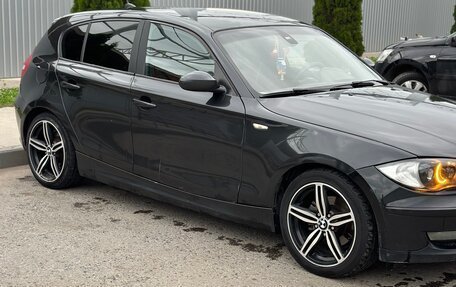 BMW 1 серия, 2007 год, 550 000 рублей, 7 фотография