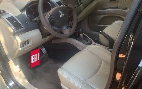 Mitsubishi Outlander III рестайлинг 3, 2007 год, 1 375 000 рублей, 14 фотография