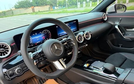 Mercedes-Benz A-Класс, 2022 год, 1 680 000 рублей, 10 фотография