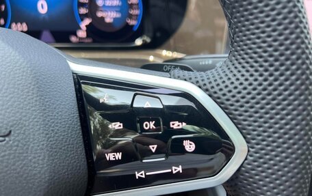 Volkswagen Golf VIII, 2023 год, 1 560 000 рублей, 12 фотография