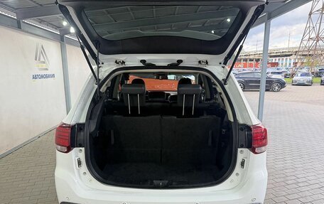 Mitsubishi Outlander III рестайлинг 3, 2020 год, 2 599 000 рублей, 10 фотография