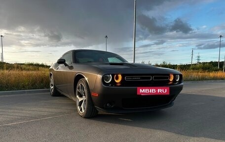 Dodge Challenger III рестайлинг 2, 2016 год, 2 890 000 рублей, 2 фотография