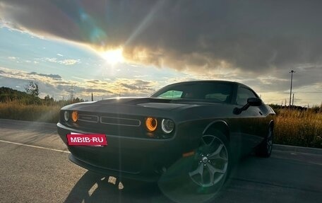 Dodge Challenger III рестайлинг 2, 2016 год, 2 890 000 рублей, 6 фотография