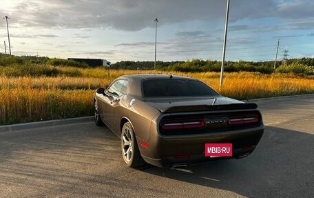 Dodge Challenger III рестайлинг 2, 2016 год, 2 890 000 рублей, 3 фотография