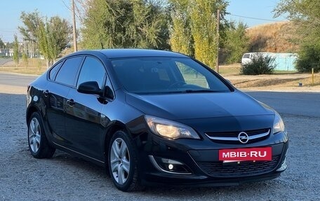 Opel Astra J, 2013 год, 645 000 рублей, 2 фотография