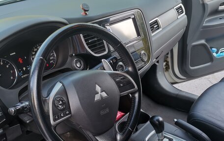 Mitsubishi Outlander III рестайлинг 3, 2013 год, 1 730 000 рублей, 7 фотография