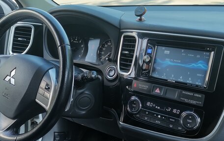 Mitsubishi Outlander III рестайлинг 3, 2013 год, 1 730 000 рублей, 8 фотография