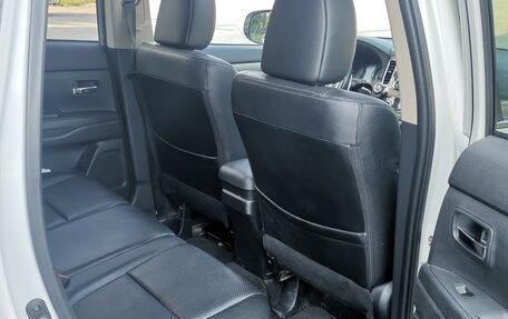 Mitsubishi Outlander III рестайлинг 3, 2013 год, 1 730 000 рублей, 10 фотография