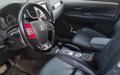 Mitsubishi Outlander III рестайлинг 3, 2013 год, 1 730 000 рублей, 21 фотография