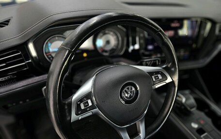 Volkswagen Touareg III, 2019 год, 4 520 000 рублей, 8 фотография