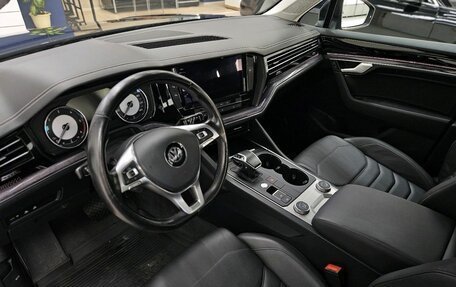 Volkswagen Touareg III, 2019 год, 4 520 000 рублей, 5 фотография