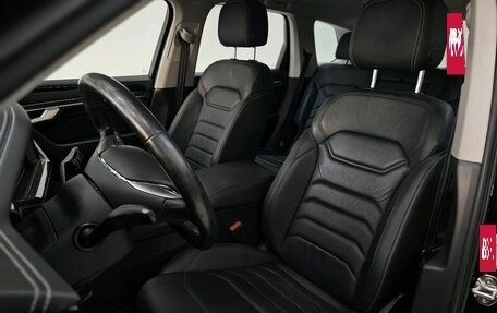 Volkswagen Touareg III, 2019 год, 4 520 000 рублей, 7 фотография
