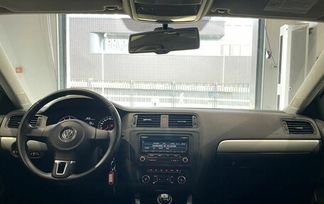 Volkswagen Jetta VI, 2012 год, 975 000 рублей, 11 фотография