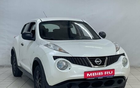 Nissan Juke II, 2013 год, 990 000 рублей, 2 фотография