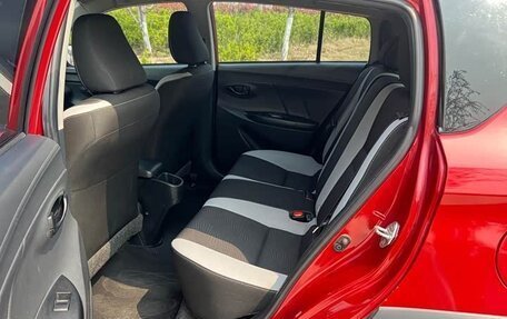 Toyota Yaris XP150 рестайлинг, 2022 год, 945 000 рублей, 12 фотография