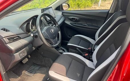 Toyota Yaris XP150 рестайлинг, 2022 год, 945 000 рублей, 14 фотография