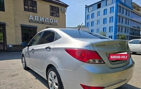 Hyundai Solaris II рестайлинг, 2015 год, 930 000 рублей, 3 фотография