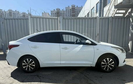 Hyundai Solaris II рестайлинг, 2017 год, 829 000 рублей, 3 фотография