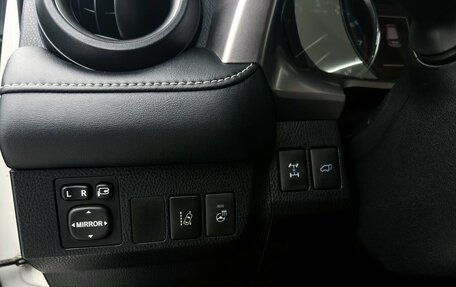 Toyota RAV4, 2015 год, 2 400 000 рублей, 12 фотография