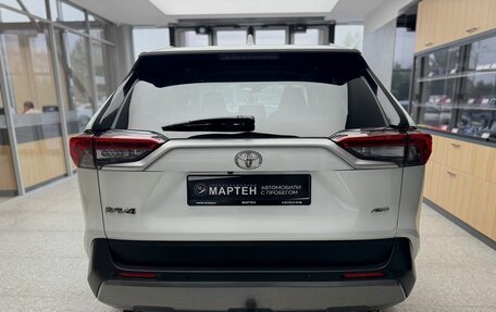 Toyota RAV4, 2020 год, 2 639 000 рублей, 5 фотография