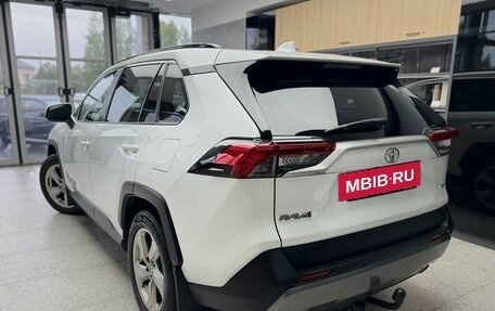 Toyota RAV4, 2020 год, 2 639 000 рублей, 4 фотография