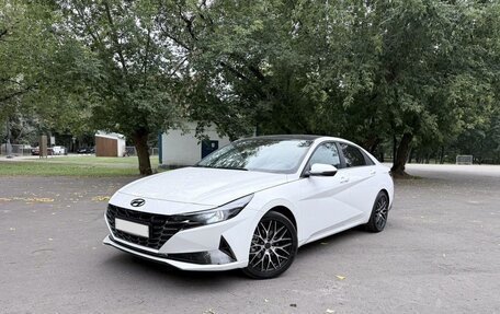 Hyundai Elantra, 2023 год, 1 560 000 рублей, 3 фотография