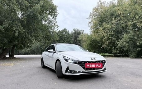 Hyundai Elantra, 2023 год, 1 560 000 рублей, 2 фотография