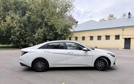 Hyundai Elantra, 2023 год, 1 560 000 рублей, 4 фотография