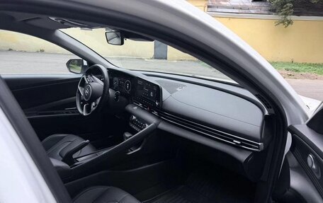 Hyundai Elantra, 2023 год, 1 560 000 рублей, 19 фотография