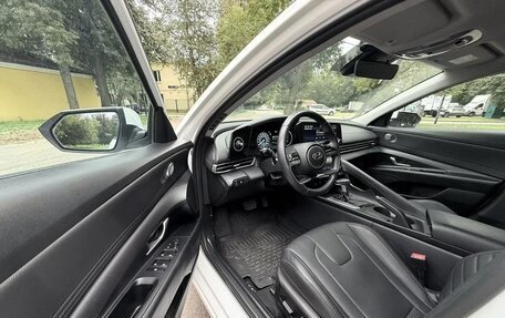 Hyundai Elantra, 2023 год, 1 560 000 рублей, 17 фотография