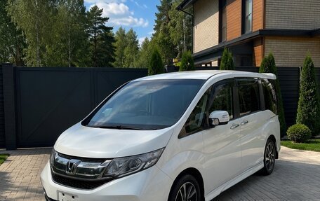 Honda Stepwgn IV, 2016 год, 1 615 000 рублей, 3 фотография